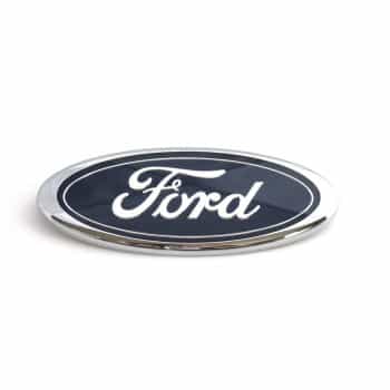Emblema de Ford en el portón trasero