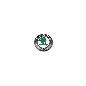 Emblema de Skoda en la parte delantera